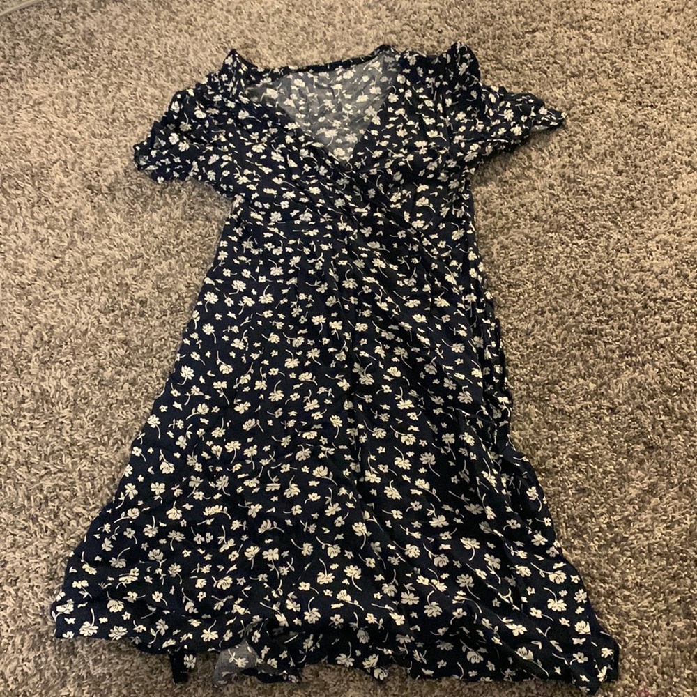 Navy blue floral dress that cross ties in the front